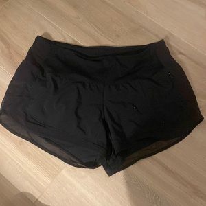 Lululemon sped up lined shorts 2.5”
